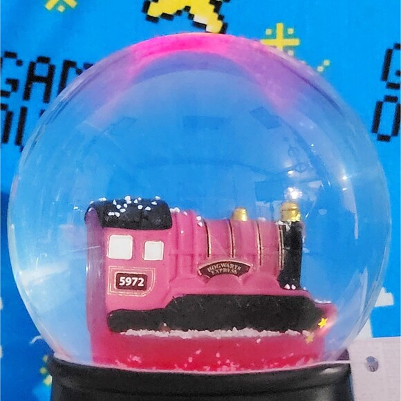 Harry Potter Hogwart's Express 5927 Light up LED RGB Collectible Snow Globe NWT - Picture 5 of 10